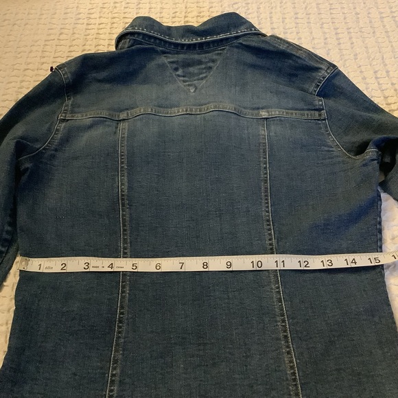 Tommy Hilfiger blue washed denim shirt/ jacket Size Medium - Picture 13 of 14